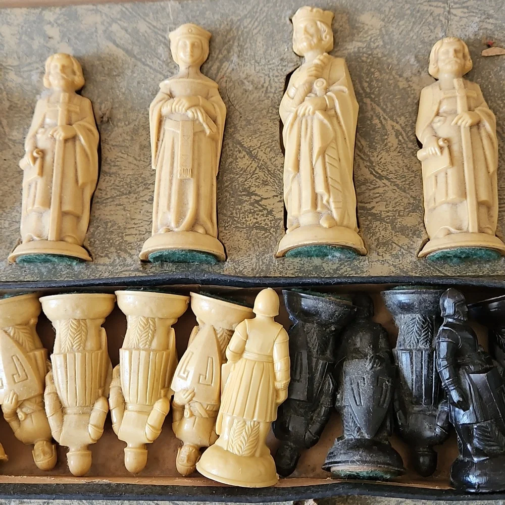 Vintage Renaissance Chessmen By ES Lowe